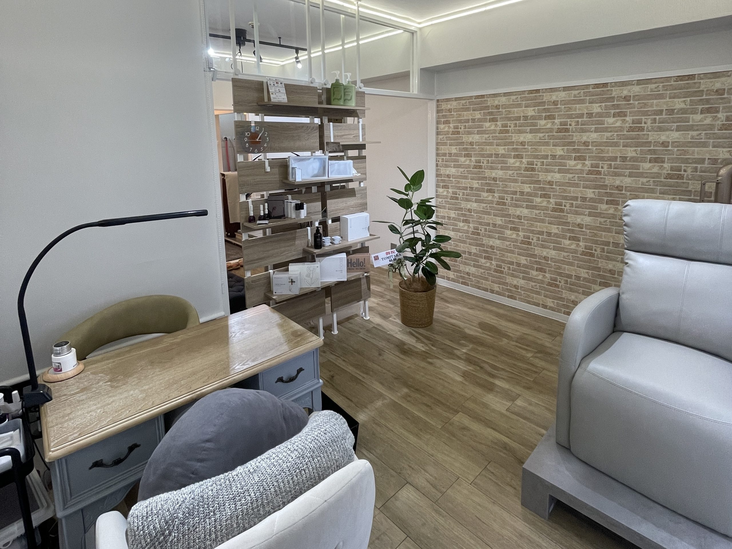 nail salon Rutile salon interior